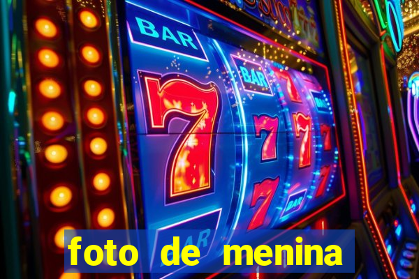 foto de menina bonita fake cacheada